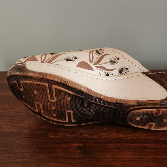 La Pinta Lase Cut Clogs Size 36, U.S. 6 - Picture 8 of 11